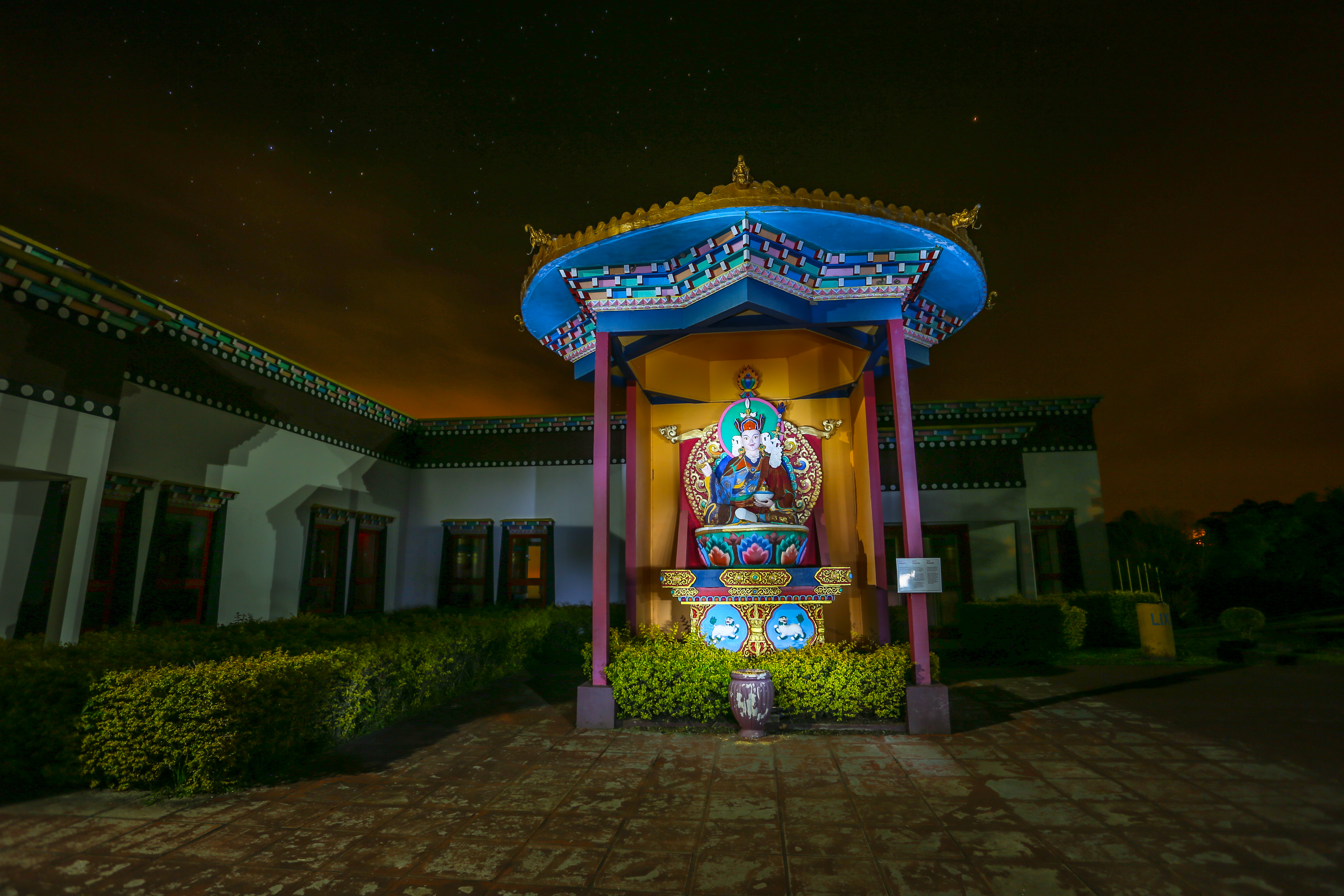 Estátua de Guru Rinpoche